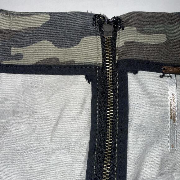 Y2K 90s We The Free People Distressed Faded Denim Mini Skirt Women’s Size 6 - Picture 4 of 9